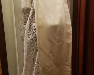 1950s wedding gown with detachable train...it's in great condition!