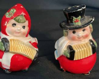 Ucagco Noel Salt Pepper Shaker Set