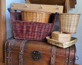 Trunk with Baskets Hangers