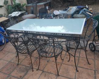 Brown  Jordan Grape Ivy Dining Table w/ 6 Chairs