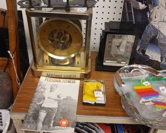Vintage atomic clock