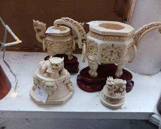Faux Ivory foo dogs