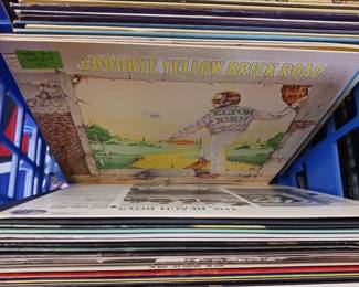 Elton John vinyl record album Goodbye Yellow Brick Road