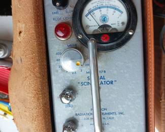 Antique signal generator
