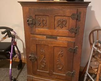 Antique Ice Box Belding Mfg. Co.