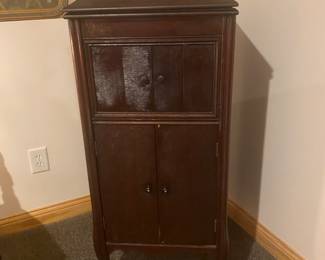 Antique Victrola Cabinet, no record player