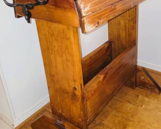 Saddle holder stand