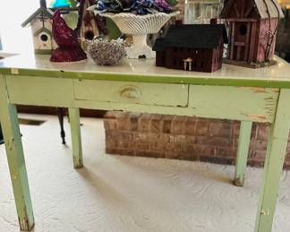 Large selection of birdhouses