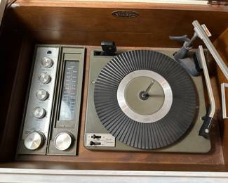 Vintage radio turntable console 