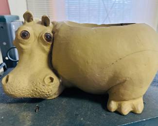 Hippo planter