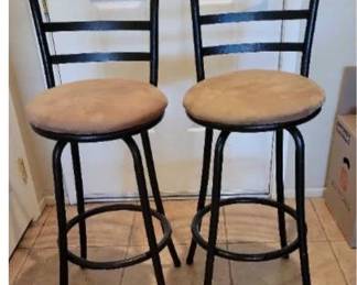 Cheyenne Home Furnishings Set Of 2 Swivel Kitchen Stools