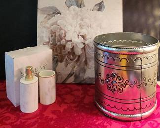 Bathroom Decor NIB Soap Dispenser And Toothbrush Holder Plus Towel Rack