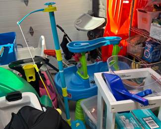 ASSORTMENT OF LIGHTLY PLAYED WITH CHILDREN TOYS