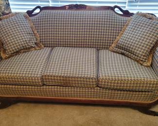 This sofa is CLEAN AND BEAUTIFUL!