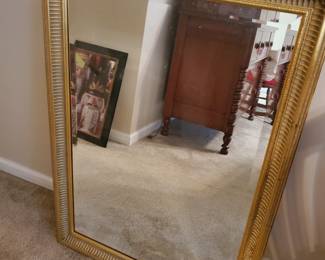 This is a nice mirror.