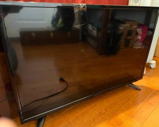 Insignia 32" TV