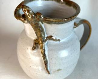 Pottery mug