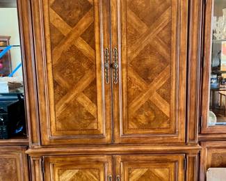 Thomasville armoire/entertainment center (side cabinets not for sale)