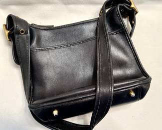 Coach black leather purse (to be authenticated)