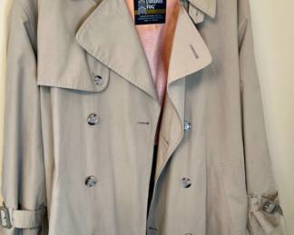 Men's London Fog raincoat with removable lining