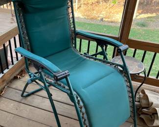 Anti-gravity lounger