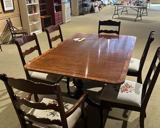 Pennsylvania House w/ 2 Leaves