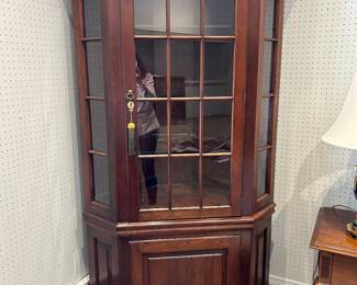 Corner Display Cabinet w/Lighting