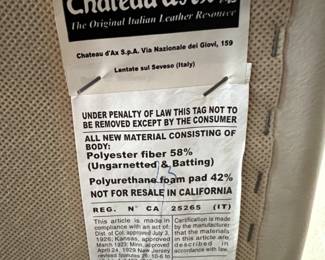 Beautiful (Excellent Condition), Cream Colored, Leather Chaise Lounge by Divani Chateau d'Ax