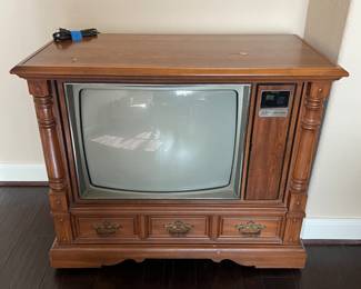 1984 Zenith Color TV: SZ2515M