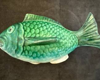 Pottery fish covered dish