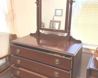 Chest of drawers with mirror
