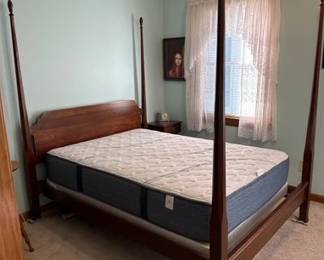 Four poster full queen bed mattress and box springs