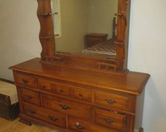 BROYHILL DRESSER
