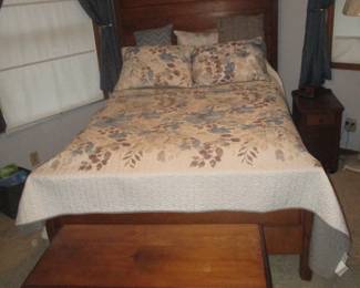LARGE ANTIQUE OAK BED