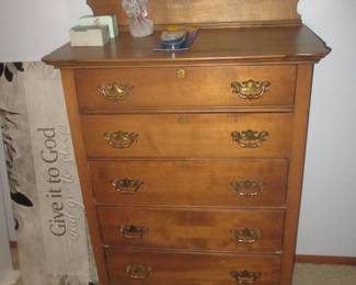 OAK ANTIQUE DRESSER
