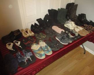 WOMANS SHOES