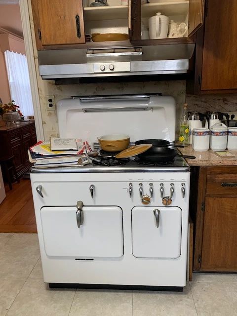 Chambers Stove Gas, Works / in use  