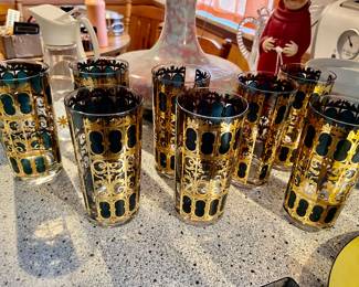 A set of 8 Culver emerald scroll highballs. 