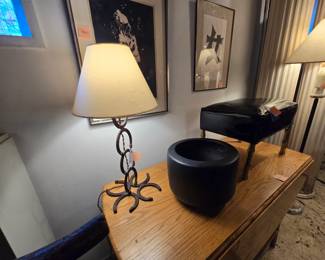 Iron Horseshoe Table Lamp