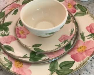 5 Pc eight sets, serving pieces