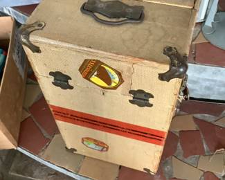 Vtg doll trunk