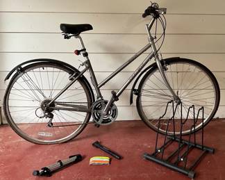 Trek Multitrack 700 Bike