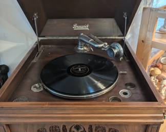 Brunswick victrola with records - plays