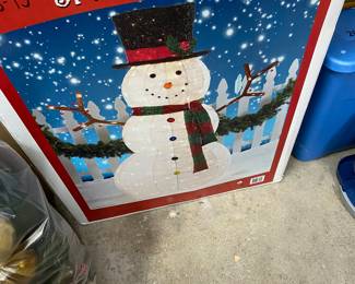 Outdoor Snowman/Box