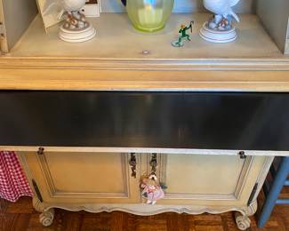 Pull Out Writing Tablet