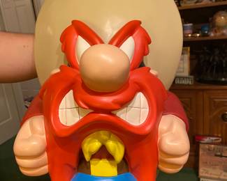 Yosemite Sam Designed for Warner Bros Store Display 18.5 "
