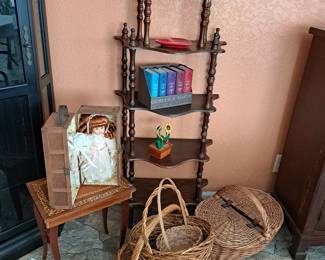NICE BASKETS, 5 SHELF STAND, DOLL IN CASE