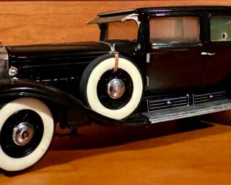 Franklin Mint Al Capone's Armored Cadillac Die-Cast Car