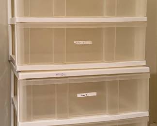 Rubbermaid Storage Containers