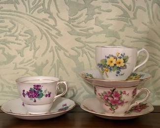 Teacups & Saucers